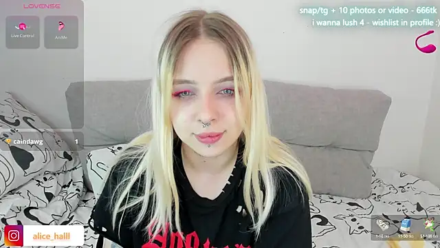 Alice Halle online show from March 8, 2025, 7:09 pm