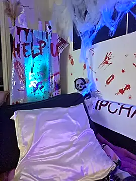 SpicyVicky online show from October 18, 2025, 4:58 am