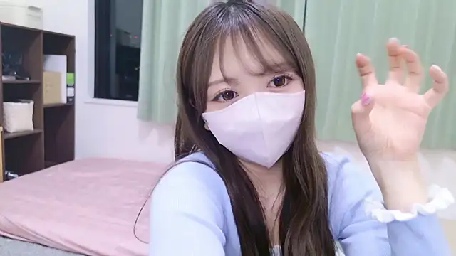 Snapshot of yuki-chi chatting on November 4, 2025, 2:10 pm yuki-chi online show from November 4, 2025, 2:10 pm