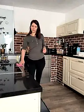 Linalicious online show from March 3, 2025, 7:24 am