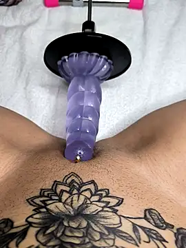 Linalicious online show from January 7, 2026, 1:27 pm