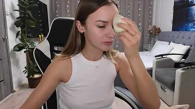 Snapshot of Strip-Lady chatting on February 19, 2026, 1:41 pm Strip-Lady online show from February 19, 2026, 1:41 pm