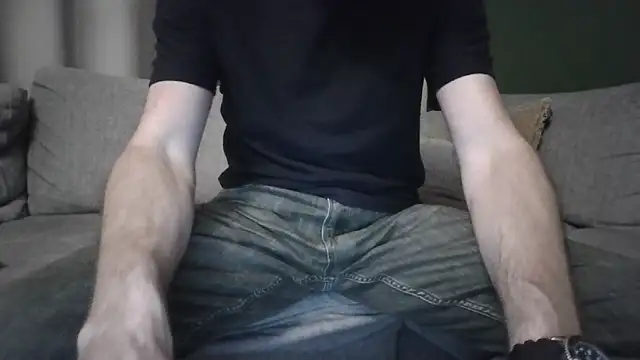 Snapshot of Michealtje85 chatting on December 16, 2025, 7:01 am Michealtje85 online show from December 16, 2025, 7:01 am