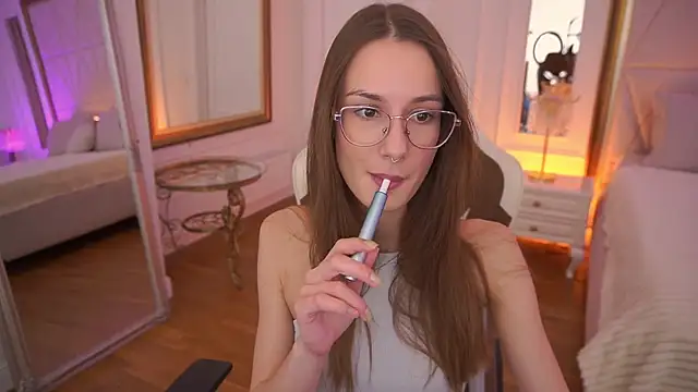 Snapshot of CozyMell chatting on March 21, 2026, 7:20 am CozyMell online show from March 21, 2026, 7:20 am