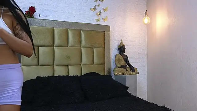 ximenawilliamss online show from February 19, 2026, 9:01 pm