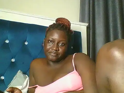 Snapshot of Heavy_ass chatting on July 4, 2026, 4:44 pm Heavy ass online show from July 4, 2026, 4:44 pm