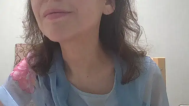 Snapshot of HollyJewel chatting on March 14, 2025, 4:51 pm HollyJewel online show from March 14, 2025, 4:51 pm