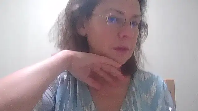 Snapshot of HollyJewel chatting on November 16, 2025, 7:07 pm HollyJewel online show from November 16, 2025, 7:07 pm