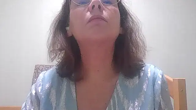 Snapshot of HollyJewel chatting on November 13, 2025, 4:22 pm HollyJewel online show from November 13, 2025, 4:22 pm