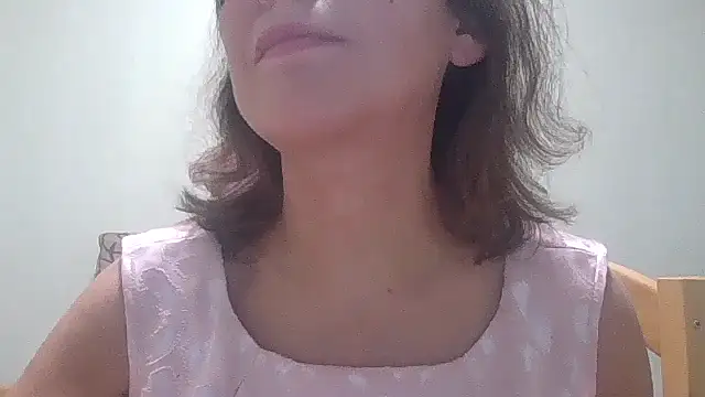 Snapshot of HollyJewel chatting on October 30, 2025, 4:59 pm HollyJewel online show from October 30, 2025, 4:59 pm