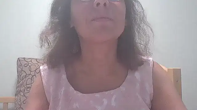 Snapshot of HollyJewel chatting on September 17, 2025, 4:09 pm HollyJewel online show from September 17, 2025, 4:09 pm