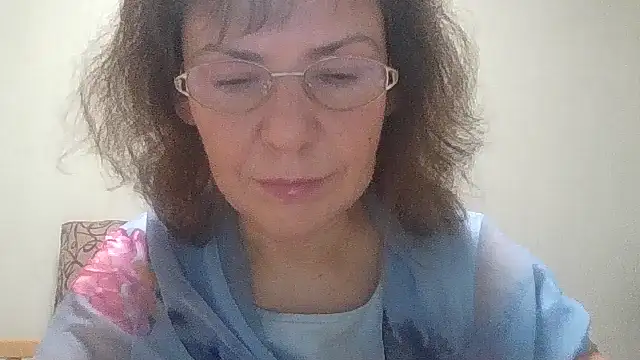 Snapshot of HollyJewel chatting on November 4, 2025, 6:01 pm HollyJewel online show from November 4, 2025, 6:01 pm