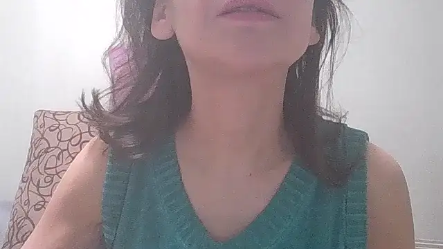 Snapshot of HollyJewel chatting on March 7, 2025, 6:00 pm HollyJewel online show from March 7, 2025, 6:00 pm