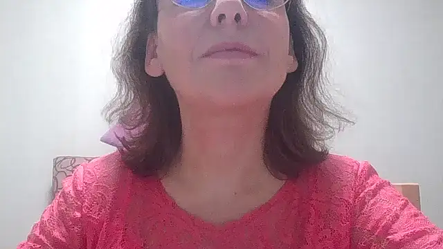 Snapshot of HollyJewel chatting on November 7, 2025, 6:12 pm HollyJewel online show from November 7, 2025, 6:12 pm