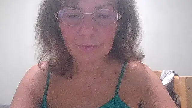 Snapshot of HollyJewel chatting on September 28, 2025, 6:59 pm HollyJewel online show from September 28, 2025, 6:59 pm