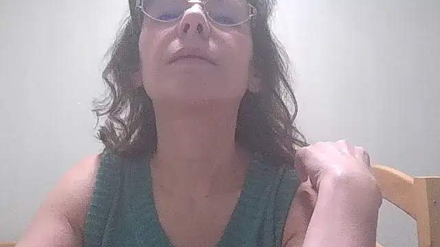 Snapshot of HollyJewel chatting on February 27, 2025, 8:53 pm HollyJewel online show from February 27, 2025, 8:53 pm