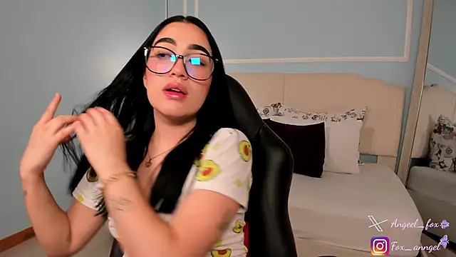 angeel fox online show from December 15, 2025, 2:39 am