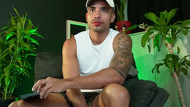 Snapshot of LincomAmith chatting on April 8, 2026, 3:41 am LincomAmith online show from April 8, 2026, 3:41 am