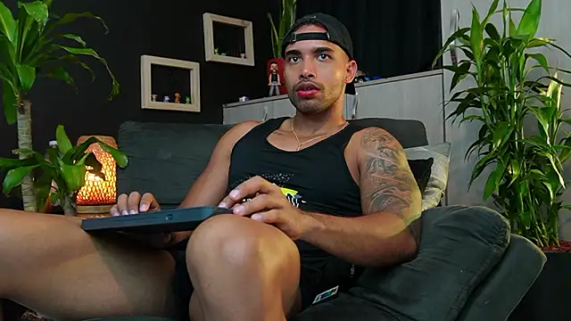 Snapshot of LincomAmith chatting on March 13, 2026, 4:17 am LincomAmith online show from March 13, 2026, 4:17 am