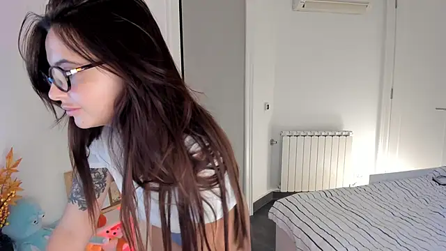 Snapshot of GoodGirll2133 chatting on September 25, 2025, 6:58 pm GoodGirll2133 online show from September 25, 2025, 6:58 pm