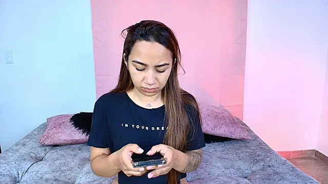 Snapshot of Jules_n_Gia chatting on November 2, 2025, 2:11 pm Jules n Gia online show from November 2, 2025, 2:11 pm