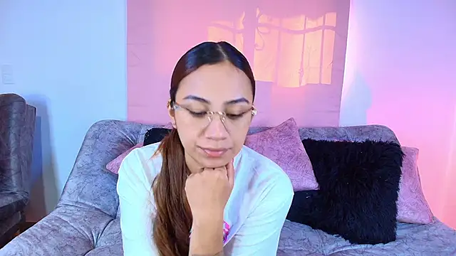 Snapshot of Jules_n_Gia chatting on November 22, 2025, 7:46 pm Jules n Gia online show from November 22, 2025, 7:46 pm