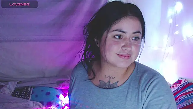 Snapshot of PamelaDoouce chatting on March 11, 2025, 6:41 am PamelaDoouce online show from March 11, 2025, 6:41 am