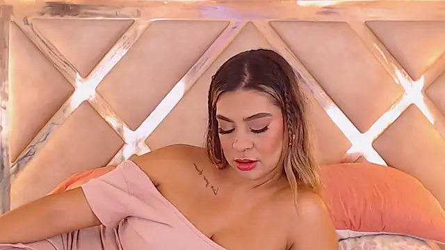 JoannaStanford online show from November 14, 2025, 9:18 pm