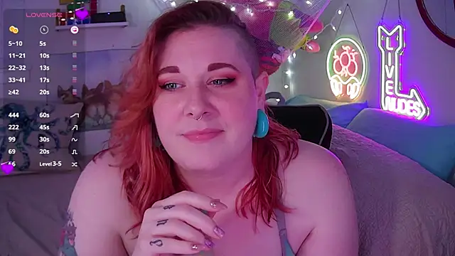 Snapshot of opalreigning chatting on January 4, 2025, 10:05 am opalreigning online show from January 4, 2025, 10:05 am