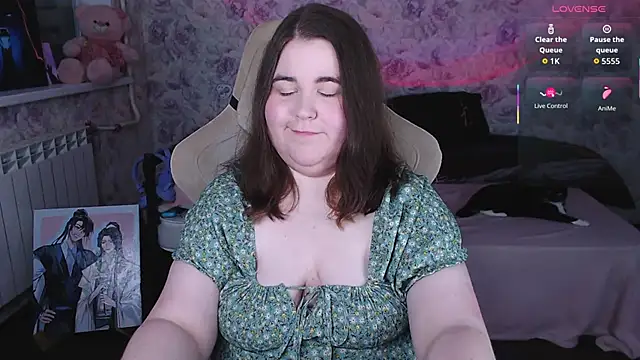 Snapshot of Estelle_Hicks chatting on June 16, 2026, 7:36 pm Estelle Hicks online show from June 16, 2026, 7:36 pm
