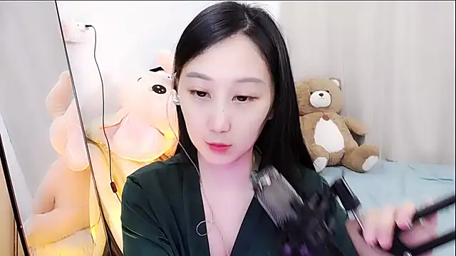 Snapshot of Alcohol_1 chatting on November 5, 2025, 2:20 pm Alcohol 1 online show from November 5, 2025, 2:20 pm