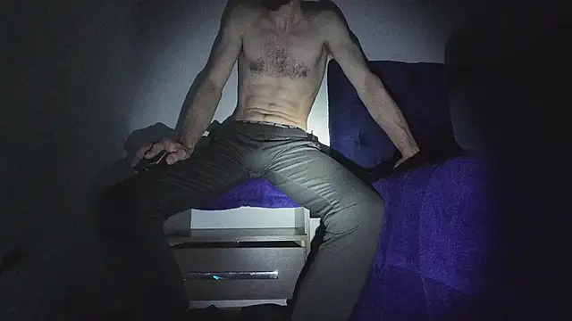 slendt94 online show from April 14, 2026, 6:51 am