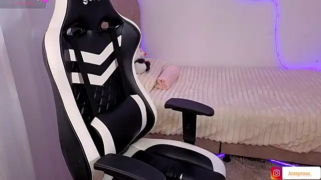 Victoryyy  online show from December 19, 2025, 10:12 pm