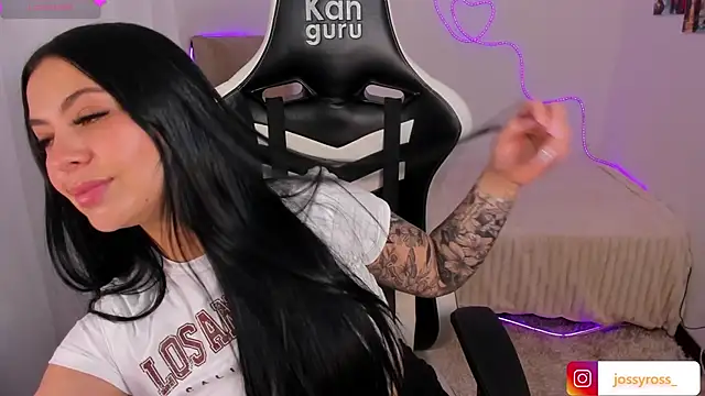 Victoryyy  online show from November 15, 2025, 4:00 pm