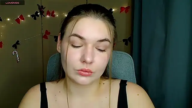 Snapshot of Glory_air chatting on December 19, 2025, 8:17 am Glory air online show from December 19, 2025, 8:17 am