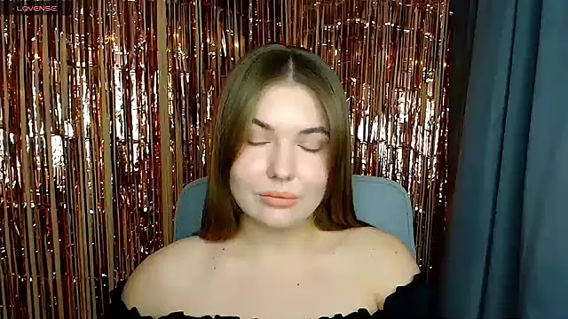 Snapshot of Glory_air chatting on January 13, 2026, 7:45 am Glory air online show from January 13, 2026, 7:45 am