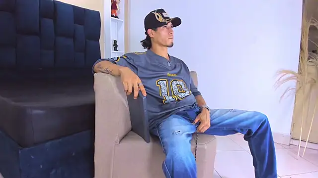 Snapshot of Jhonn_Rhyss chatting on November 28, 2025, 2:34 am Jhonn Rhyss online show from November 28, 2025, 2:34 am