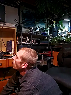 Snapshot of mrwinsalot88 chatting on November 11, 2025, 9:42 pm mrwinsalot88 online show from November 11, 2025, 9:42 pm