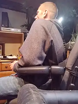 Snapshot of mrwinsalot88 chatting on October 24, 2025, 10:25 am mrwinsalot88 online show from October 24, 2025, 10:25 am