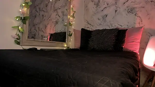 Bella desi  online show from September 9, 2025, 12:36 pm