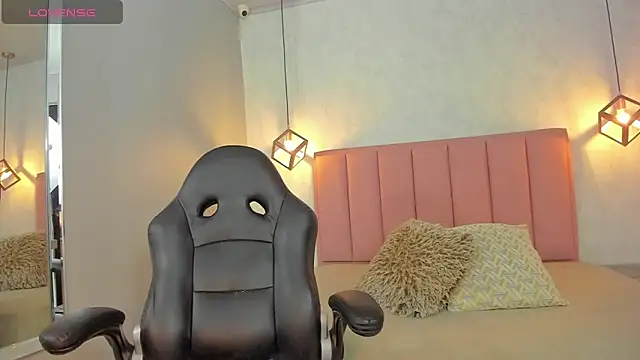 Snapshot of SUNNYCYRUS chatting on February 27, 2026, 12:38 pm SUNNYCYRUS online show from February 27, 2026, 12:38 pm