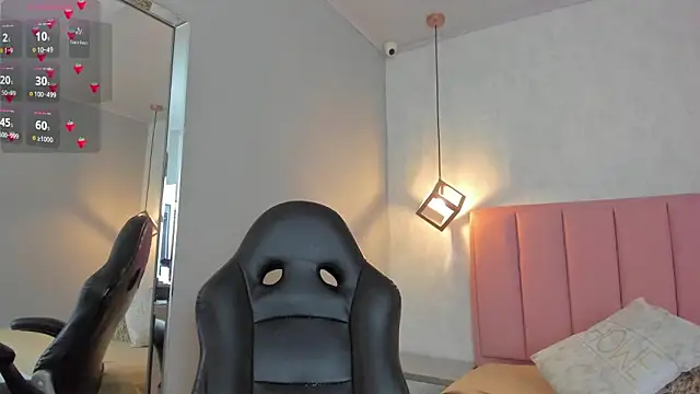 SUNNYCYRUS online show from April 12, 2026, 12:41 pm