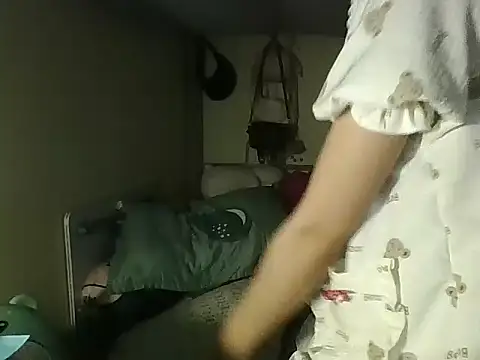 Snapshot of Be-MyMy chatting on April 5, 2026, 1:56 am Be-MyMy online show from April 5, 2026, 1:56 am