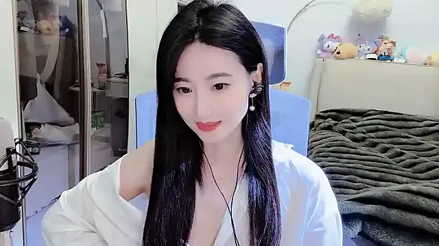 Snapshot of FeiFei-babe chatting on February 23, 2025, 4:46 pm FeiFei-babe online show from February 23, 2025, 4:46 pm