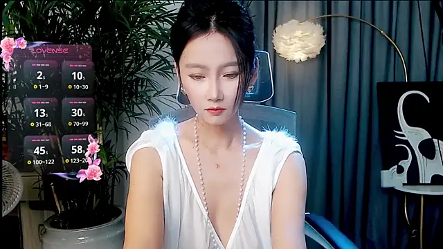 Snapshot of FeiFei-babe chatting on October 11, 2025, 12:50 pm FeiFei-babe online show from October 11, 2025, 12:50 pm