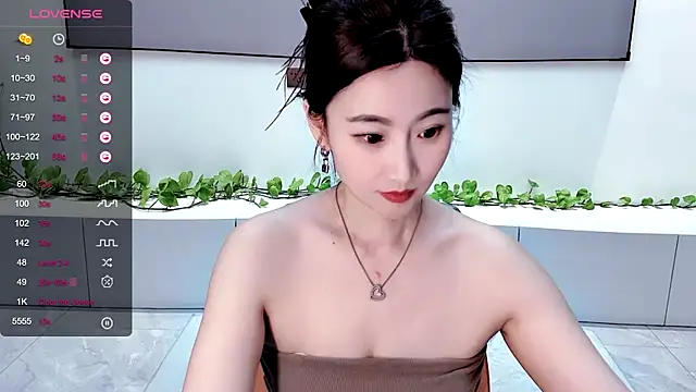 Snapshot of FeiFei-babe chatting on February 26, 2025, 5:53 pm FeiFei-babe online show from February 26, 2025, 5:53 pm