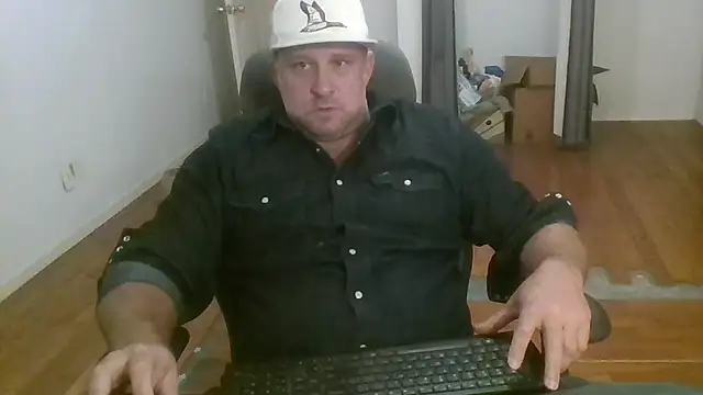 poundyouout69 online show from November 26, 2025, 10:10 pm