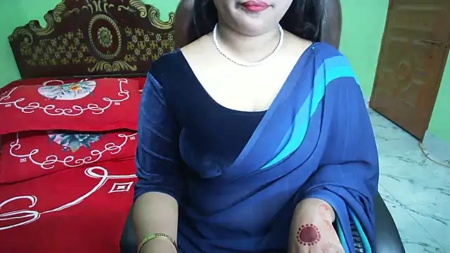BengaliQueenStar online show from May 13, 2026, 4:36 pm