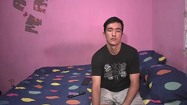 Sweetiefoxxx online show from April 22, 2026, 7:20 pm