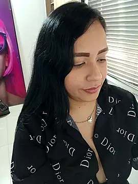 marta201 alfaro online show from November 4, 2025, 7:06 pm